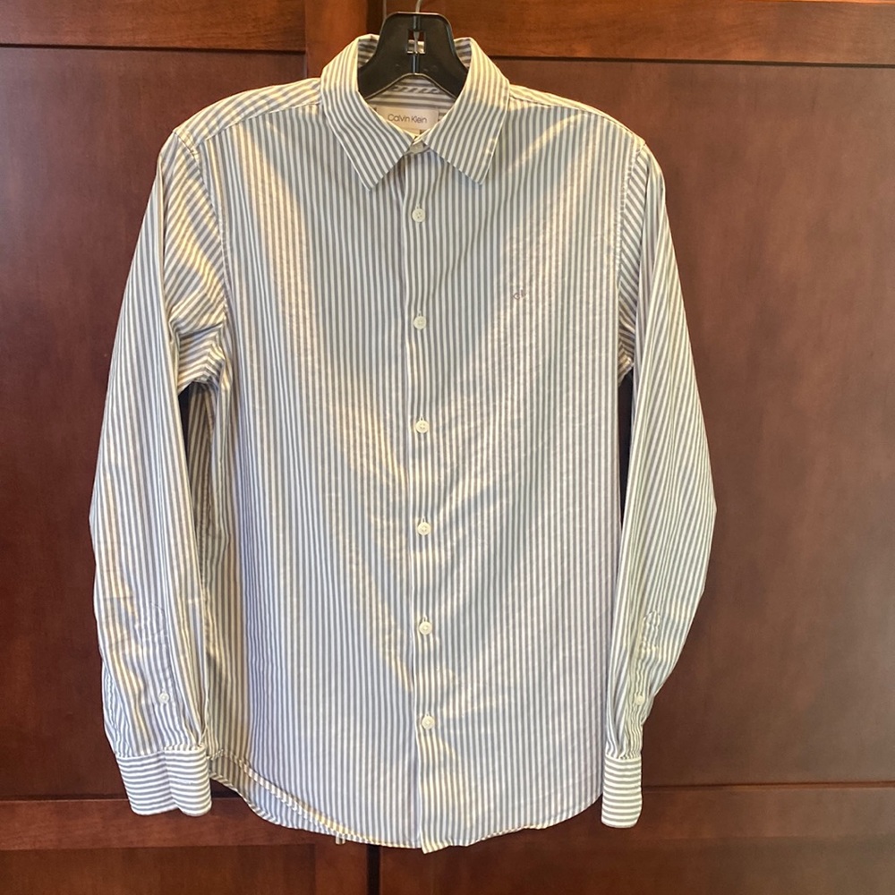 Men’s Calvin Klein dress shirt XS